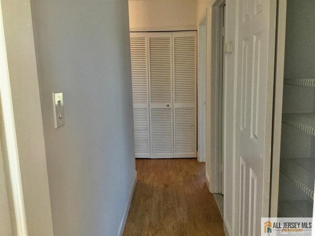 Building Photo - 682 Darlington Dr