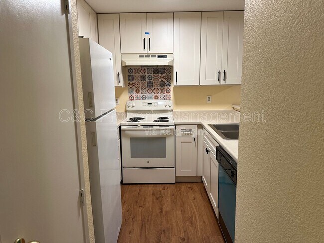 Building Photo - 1019 Dornajo Way