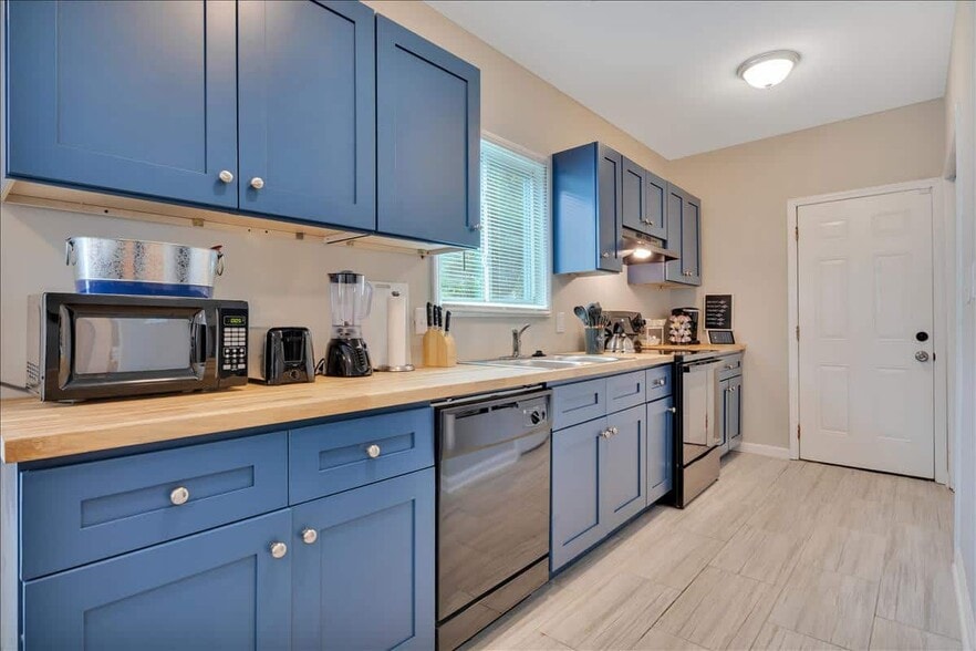 Building Photo - 956 Mayson Turner Rd NW