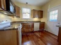 Building Photo - 825 Armstrong Ave