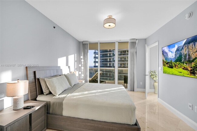 Building Photo - 1830 S Ocean Dr