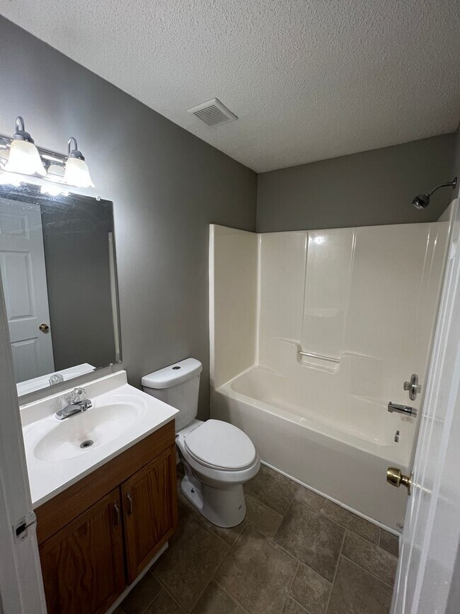 Building Photo - 2535 Rex Ave SW