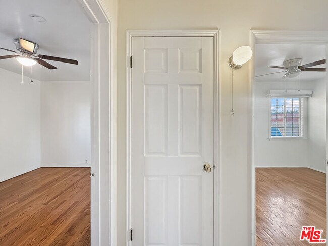 Building Photo - 5962 W 85th Pl