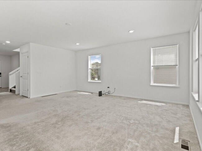 Building Photo - 6248 Dapplegray St