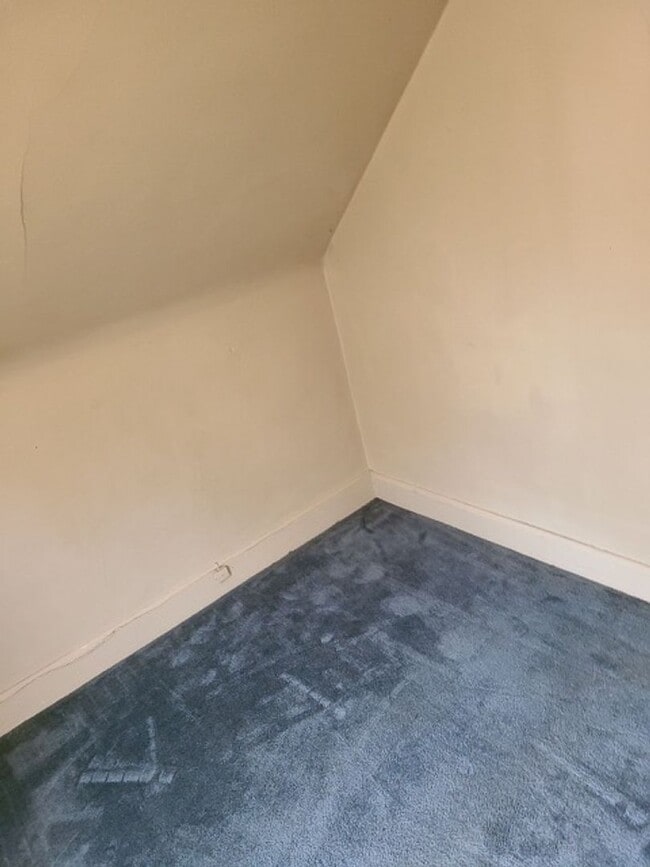 Building Photo - 525 2nd St SE