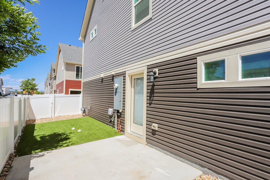 Building Photo - 18601 E 47th Pl