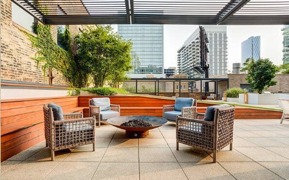 Building Photo - 156 N Desplaines St