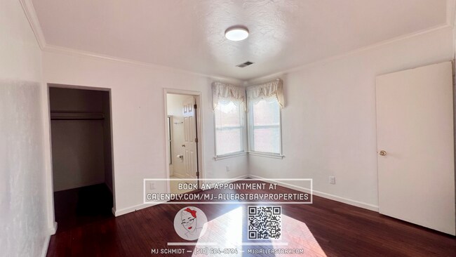 Building Photo - Beautiful 3 bedroom home with large backyard and garage