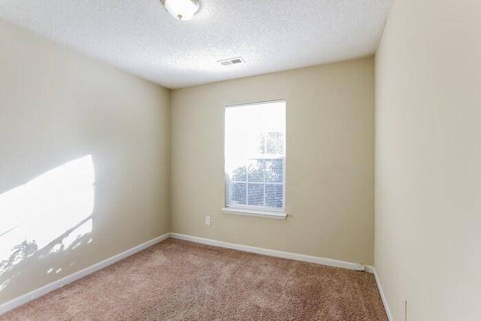 Building Photo - 6417 Rockwell Blvd