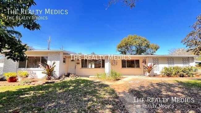 Building Photo - 1516 Dove Dr