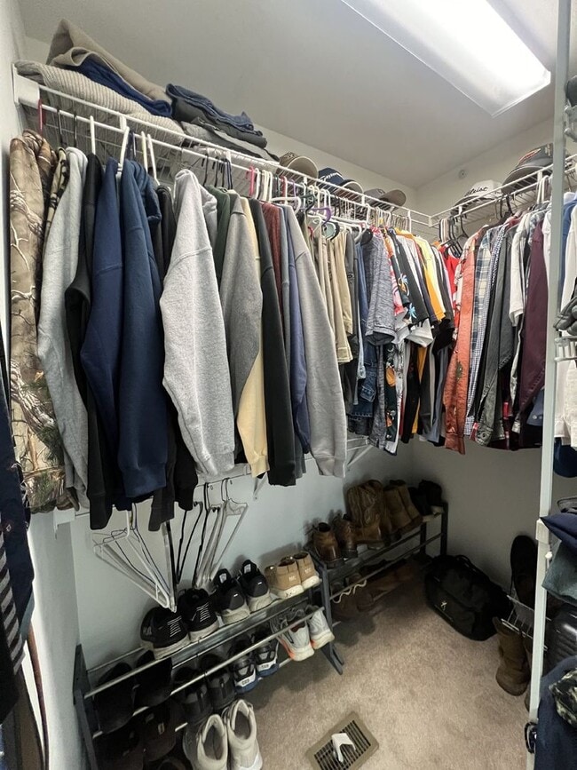 Building Photo - 7475 British Rd