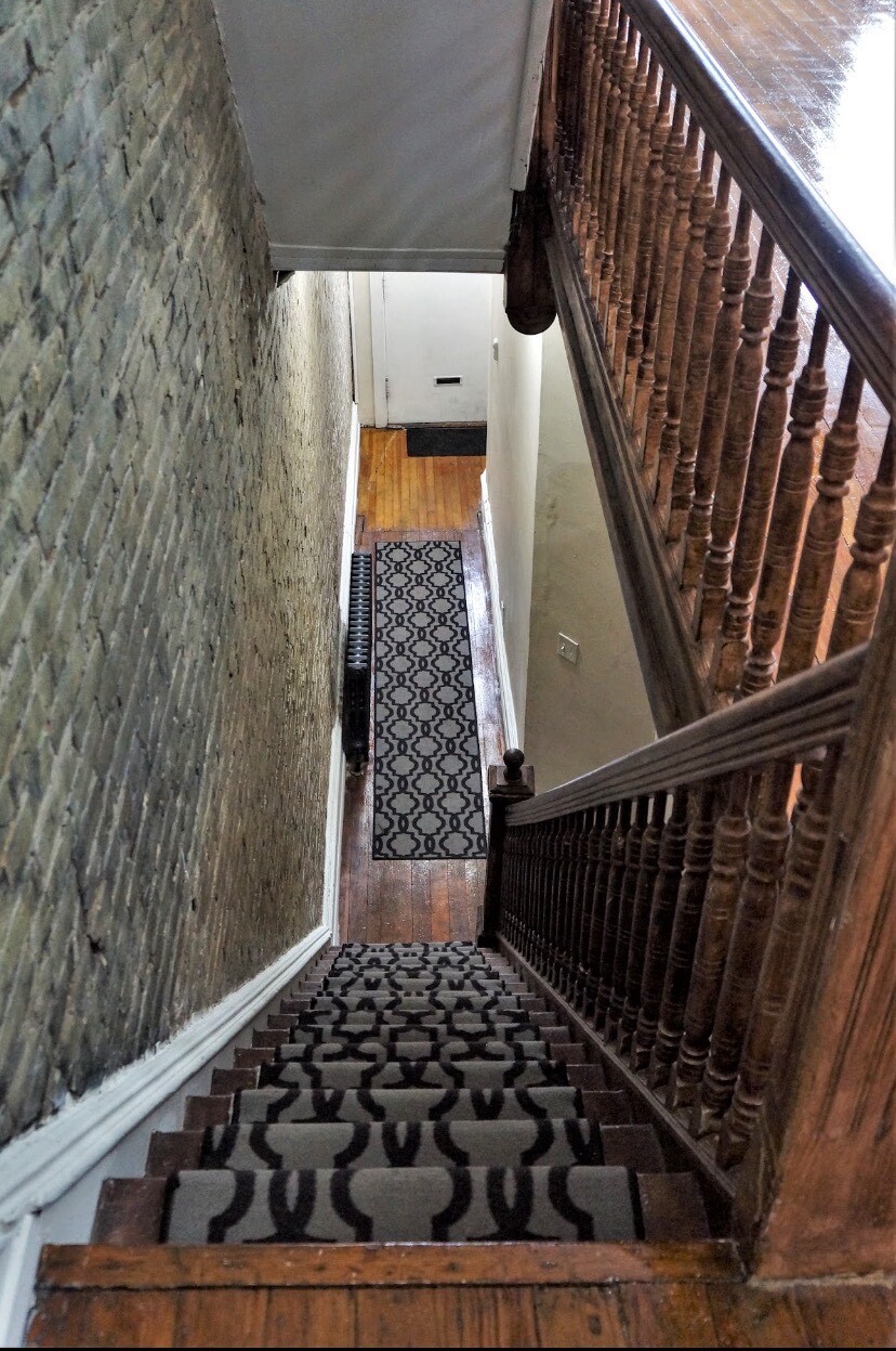 Building Photo - 618 E Girard Ave