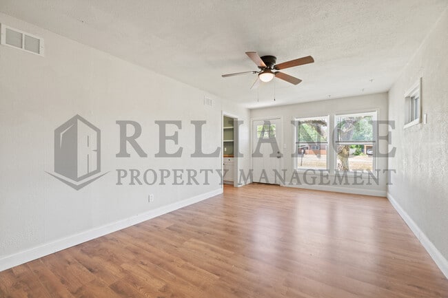 Building Photo - 2808 S Glenn Ave