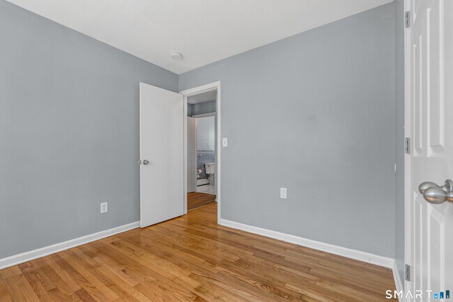 Building Photo - 509 Westfield Ave