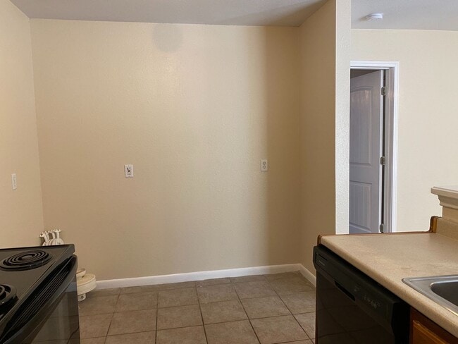 Building Photo - 7545 Windsor Oaks