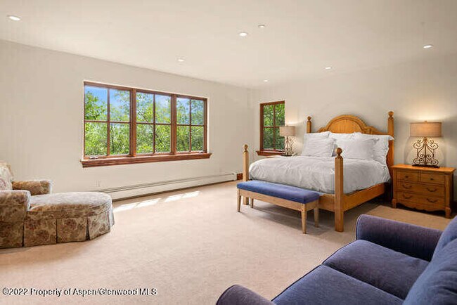 Building Photo - 650 Pioneer Springs Ranch Rd