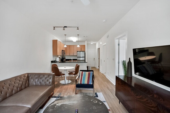 Building Photo - 238 S West St