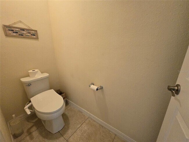 Building Photo - 2246 Waukegan Dr