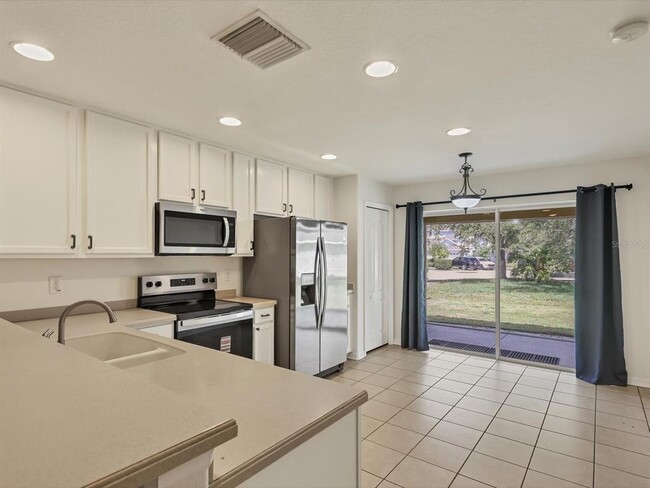 Building Photo - 6258 Blue Runner Ct