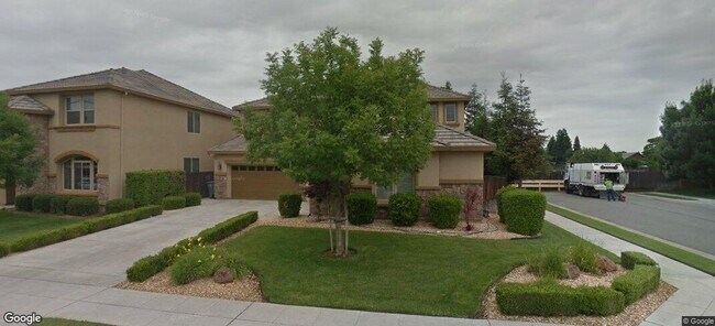 Primary Photo - Location, location, location!! 5 Bedroom /...
