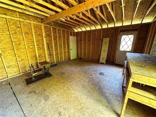 Building Photo - 475 Hill Rd
