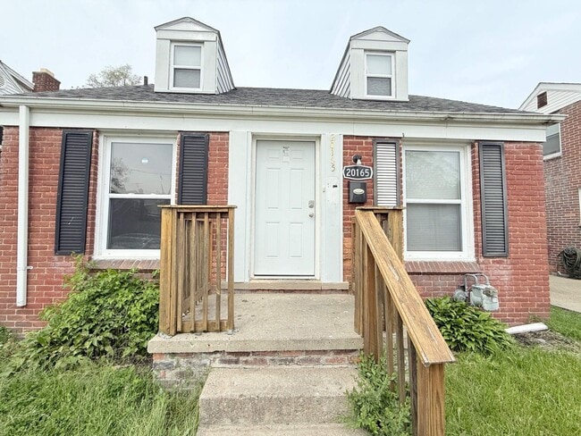 Building Photo - Renovated 3-Bedroom Home – We Welcome Sect...