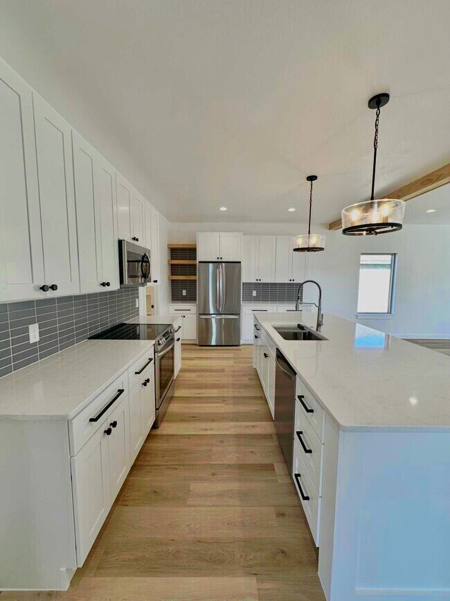 Building Photo - 4912 Jarvis St