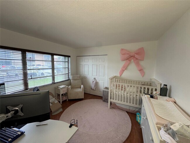 Building Photo - 7711 SW 56th St