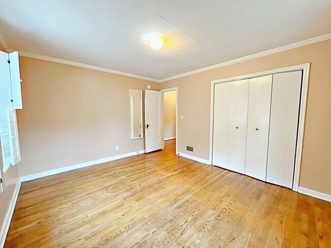 Building Photo - 6309 NE Broadway