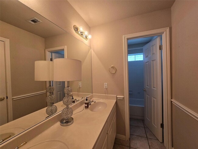 Building Photo - 10620 Chestnut Ridge Rd