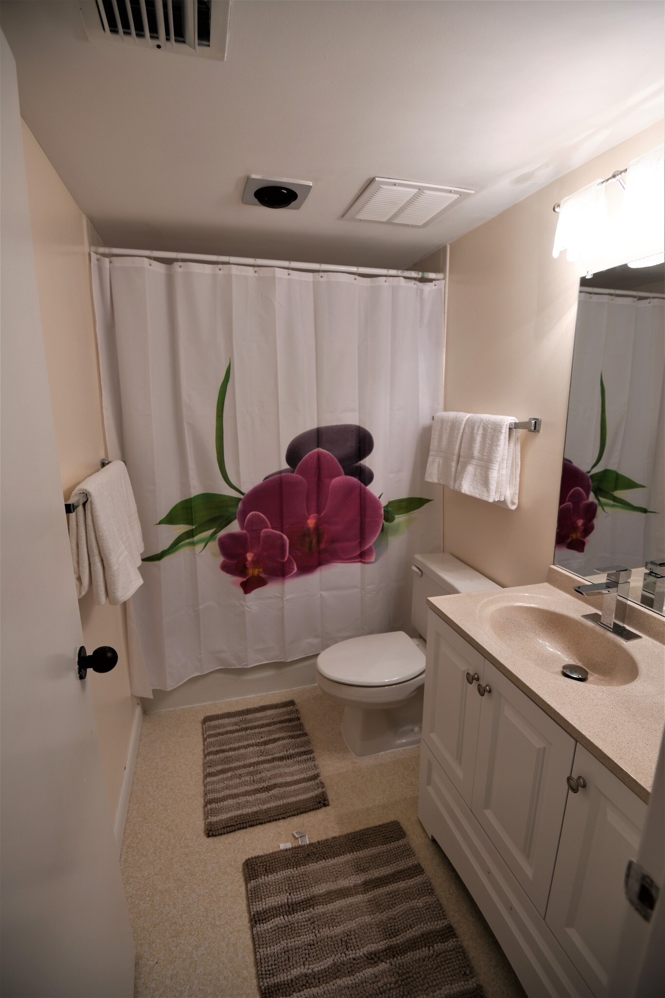 Building Photo - 5579 NE Gulfstream Way