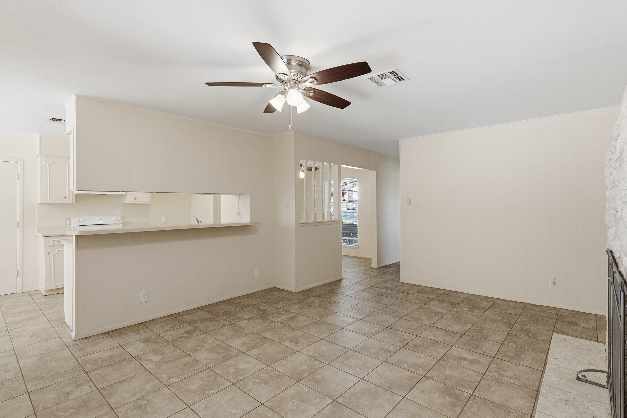 Building Photo - 5922 Moon Dance St