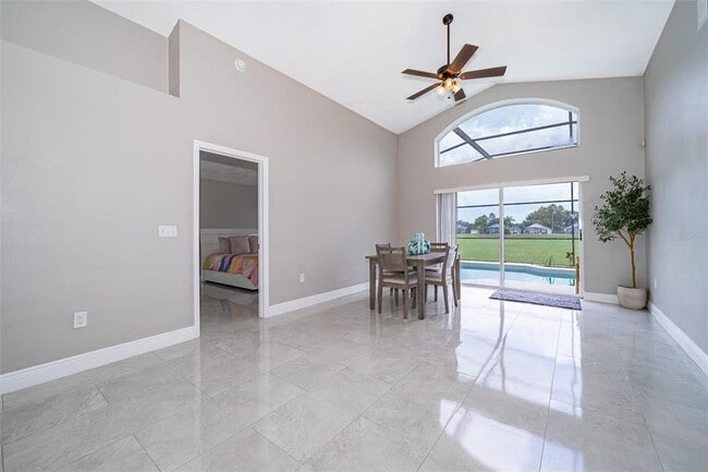 Building Photo - 207 Langham Dr