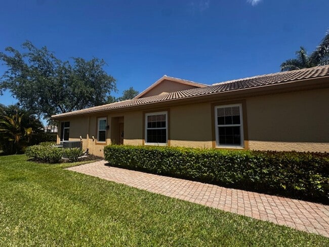 Building Photo - 3 bedroom 2 bathroom Furnished home in Reflection Lakes