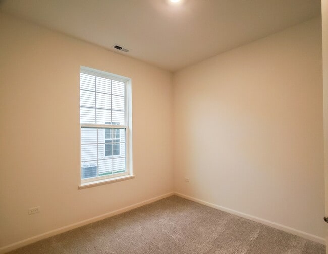 Building Photo - 14347 Clover Ave