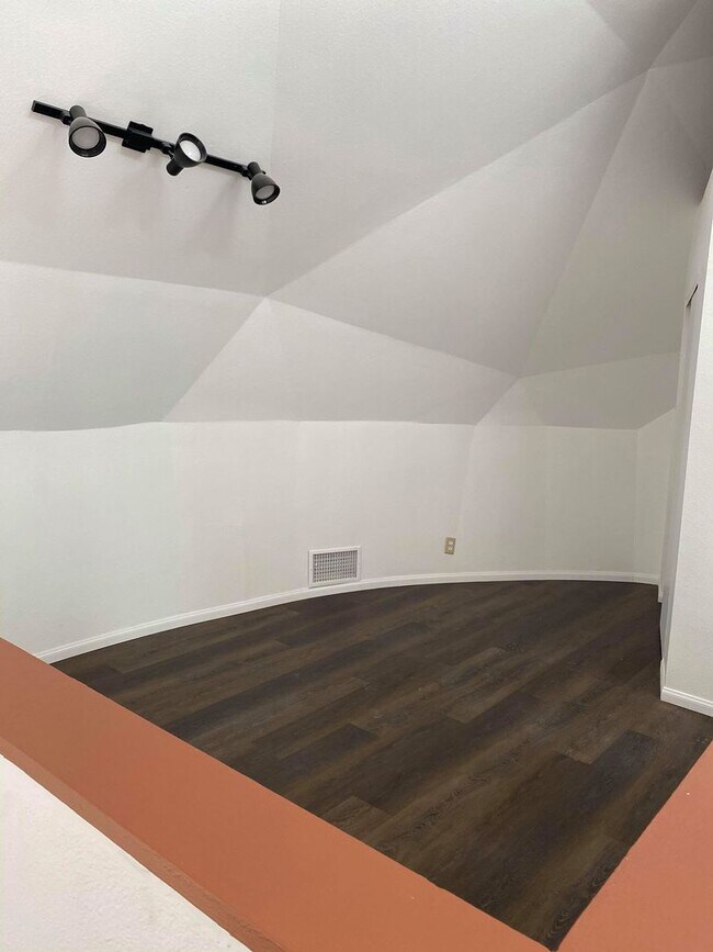 Building Photo - Iconic Dome House for Rent – Unique Country Living with Pet-Friendly Space Near Holtville