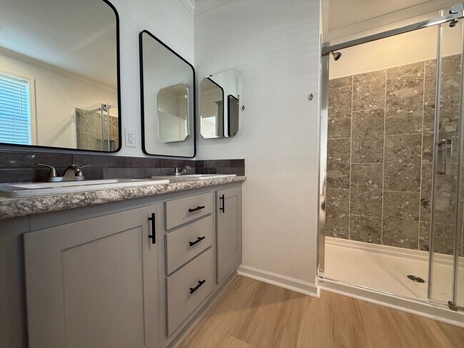 Building Photo - 4208 Long Lake Way