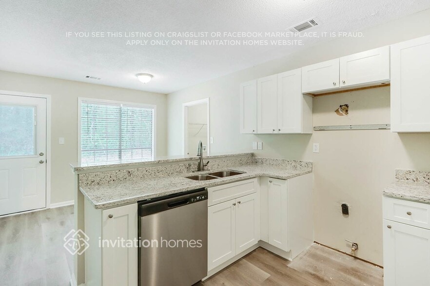 Building Photo - 4469 White City Rd