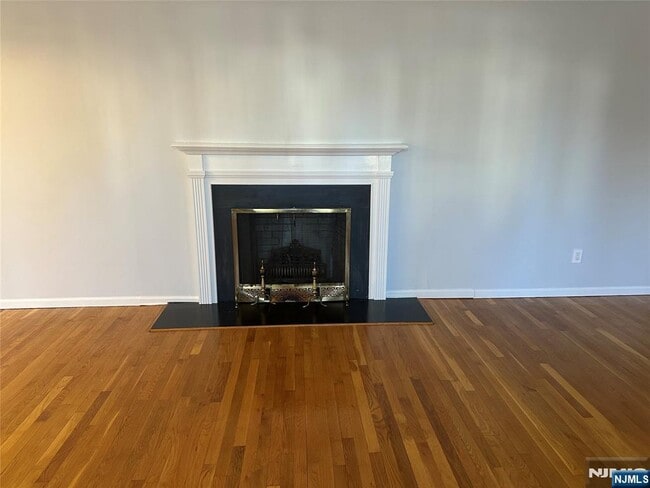 Building Photo - 24 Drake Ln