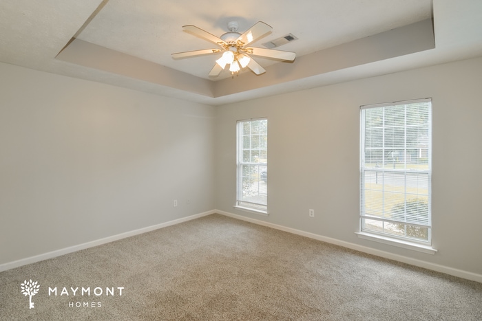 Building Photo - 975 Eastern Oaks Dr