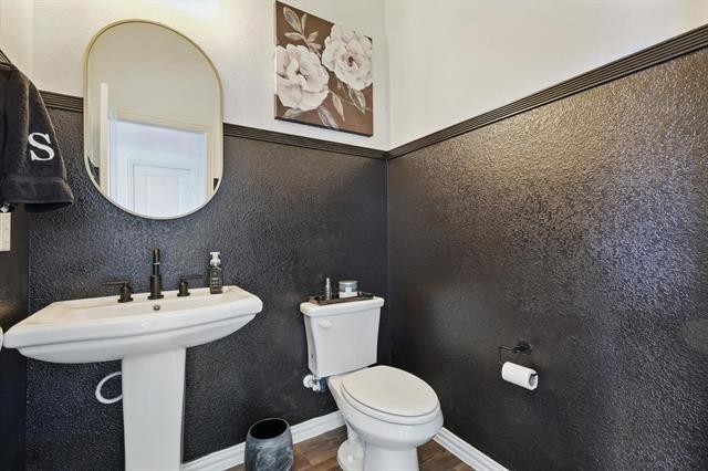 Building Photo - 2513 Elm Pl