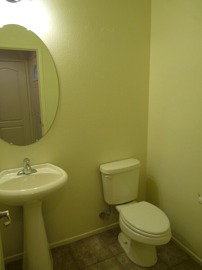 Building Photo - SOUTHWEST 3 BEDROOM, 2.5 BATH WITH LOFT