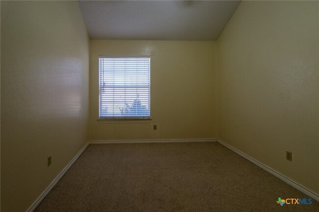 Building Photo - 608 Totem Trail