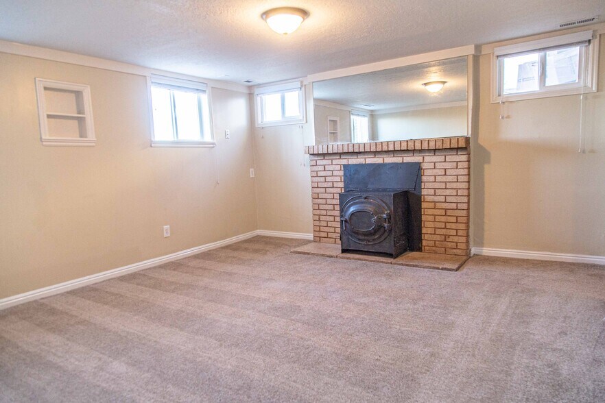 Livingroom - 71 S Orchard Dr