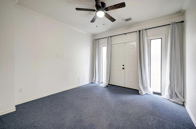Building Photo - 1107 Marconi St