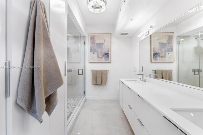 Building Photo - 3200 N Ocean Blvd