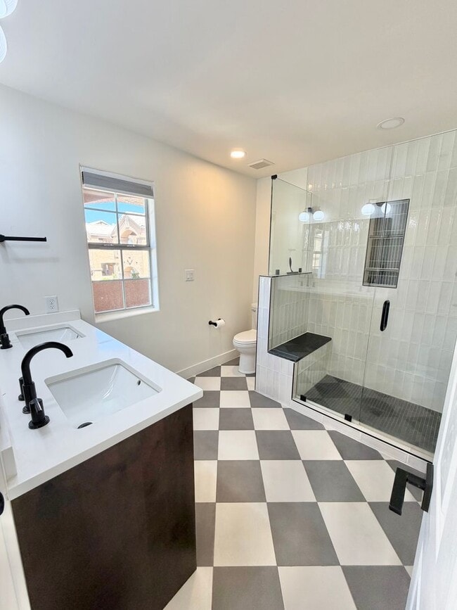 Building Photo - Wonderful Remodeled La Paloma Home!