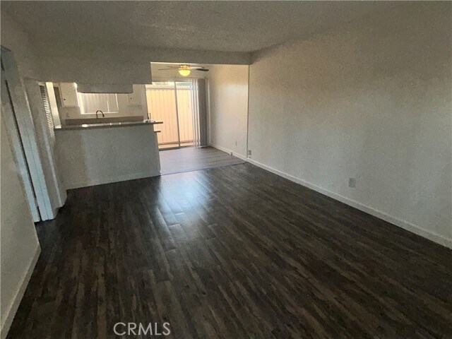 Building Photo - 504 S Ola Vista