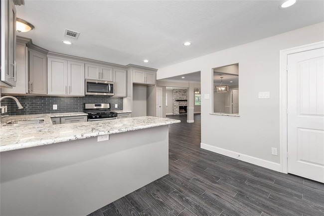 Building Photo - 3827 Linkview Dr