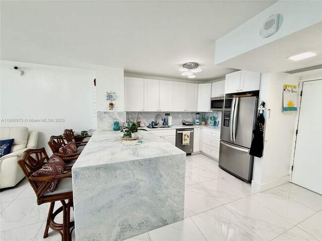 Building Photo - 3180 S Ocean Dr